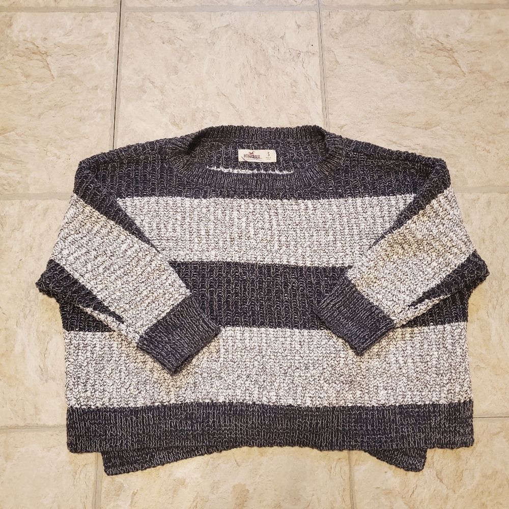 Hollister Grey Cropped Sweater